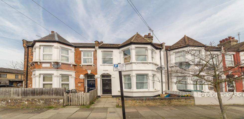 			New Instruction! Garden flat, 3 Bedroom, 1 bath, 1 reception Ground Floor Flat			 Imperial Road , Bounds Green / Wood Green